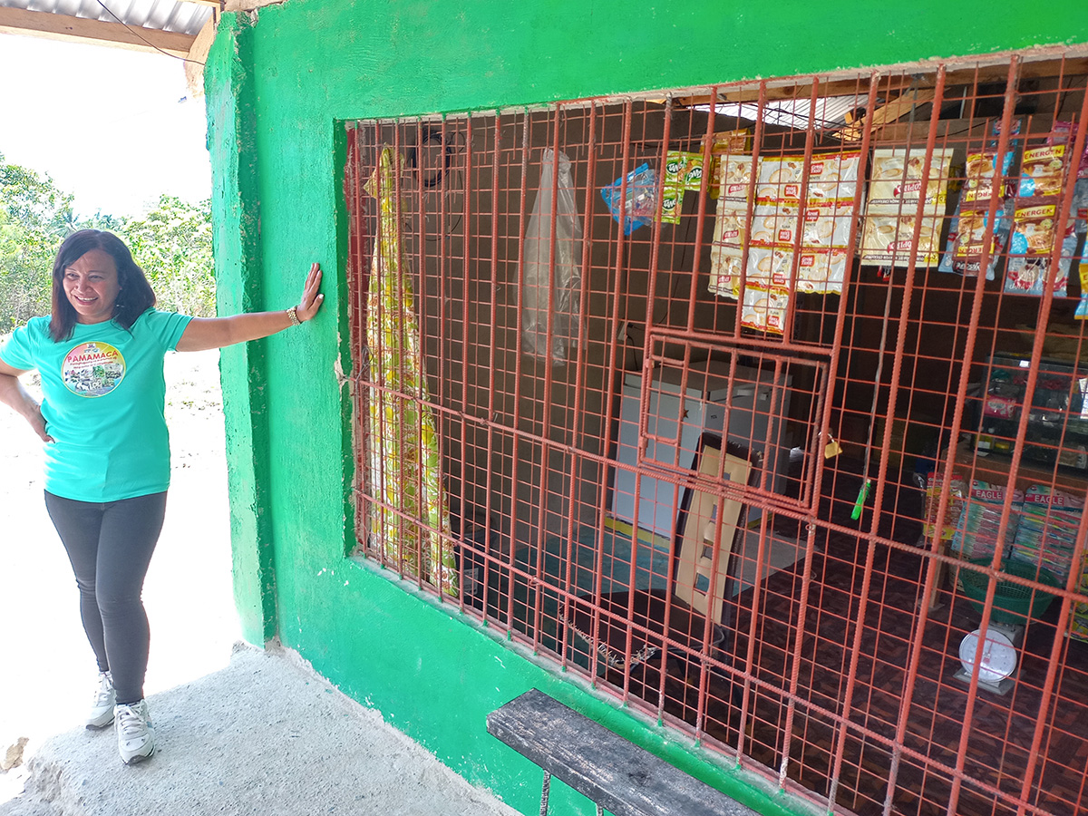 Liza’s shop and cement block home in Cadapdapan. © Terry Russell/ABM AID.