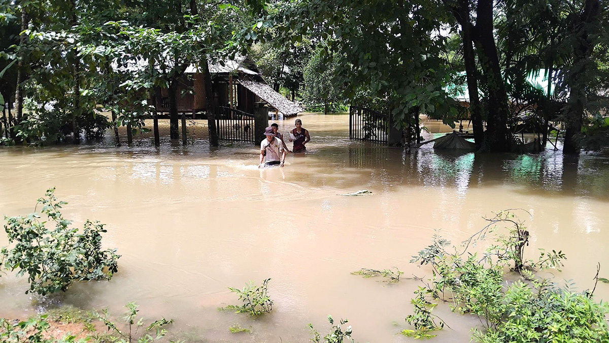 Fooding in Taungoo Diocese © CPM. Used with permission.