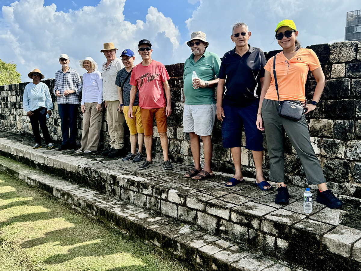 Pilgrims at Jaffna Fort.