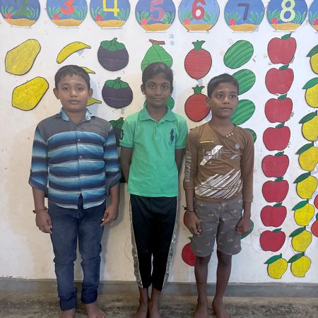 These three children attend the Oppuravillam Centre and benefit from their programs. © Simolyn Delgado/ABM.